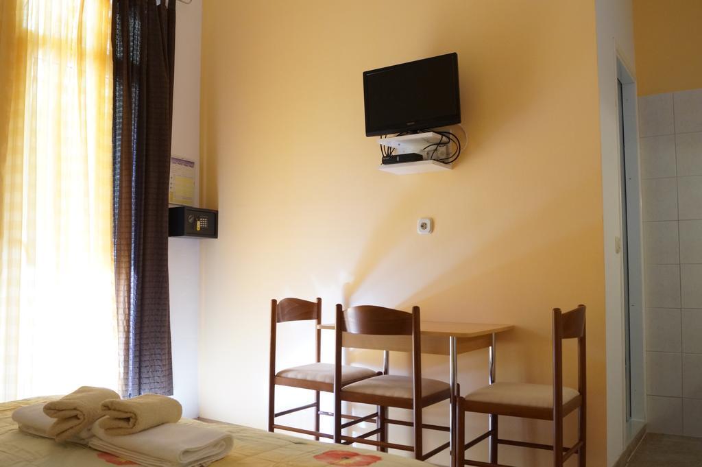 Apartment Marija With Private Parking Makarska